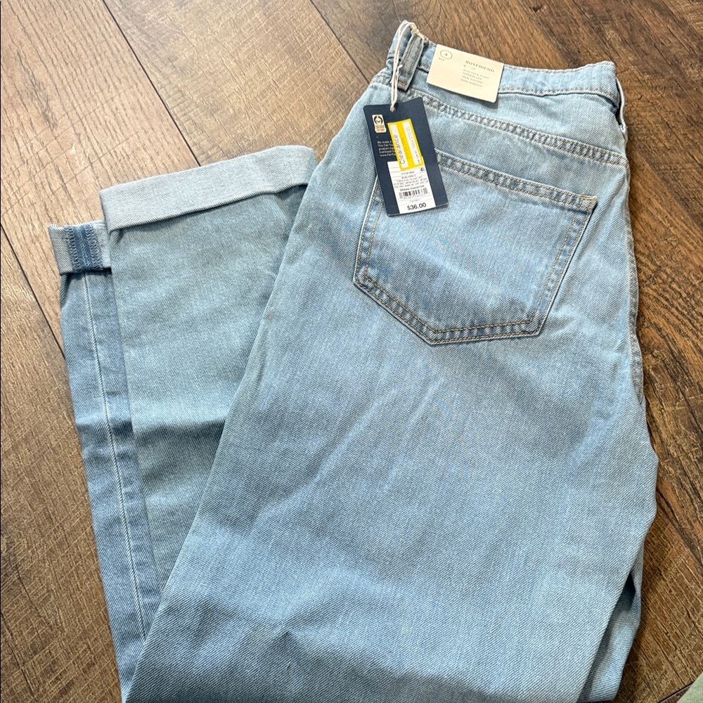 Universal Thread Women's Light Blue Boyfriend Jeans